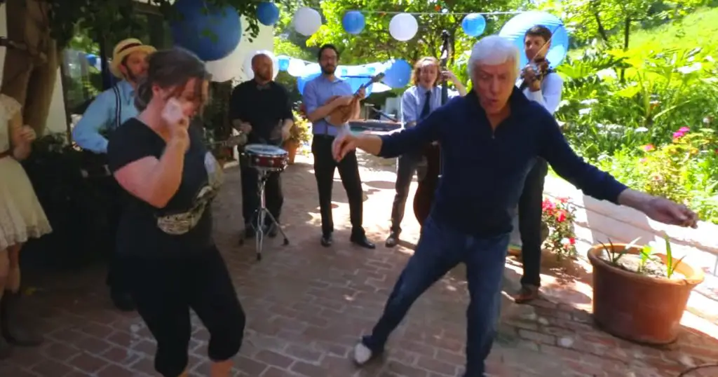 90-Yr-Old Dick Van Dyke Showing Off His Dance Moves Is The Best Thing ...