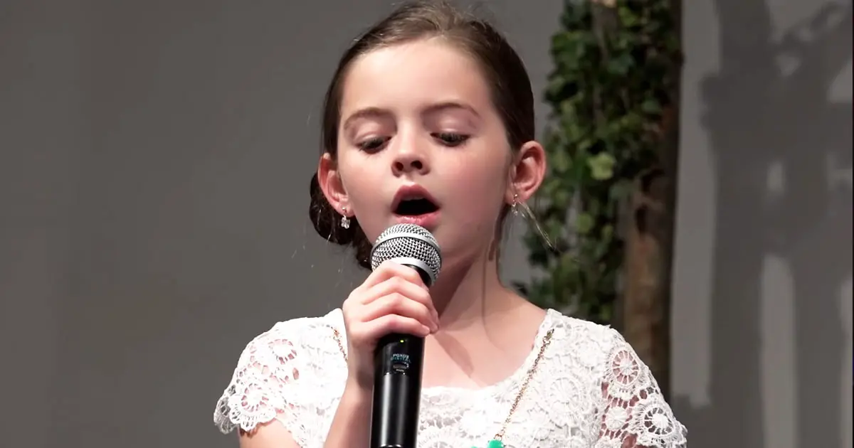 9-yr-old-sings-hallelujah