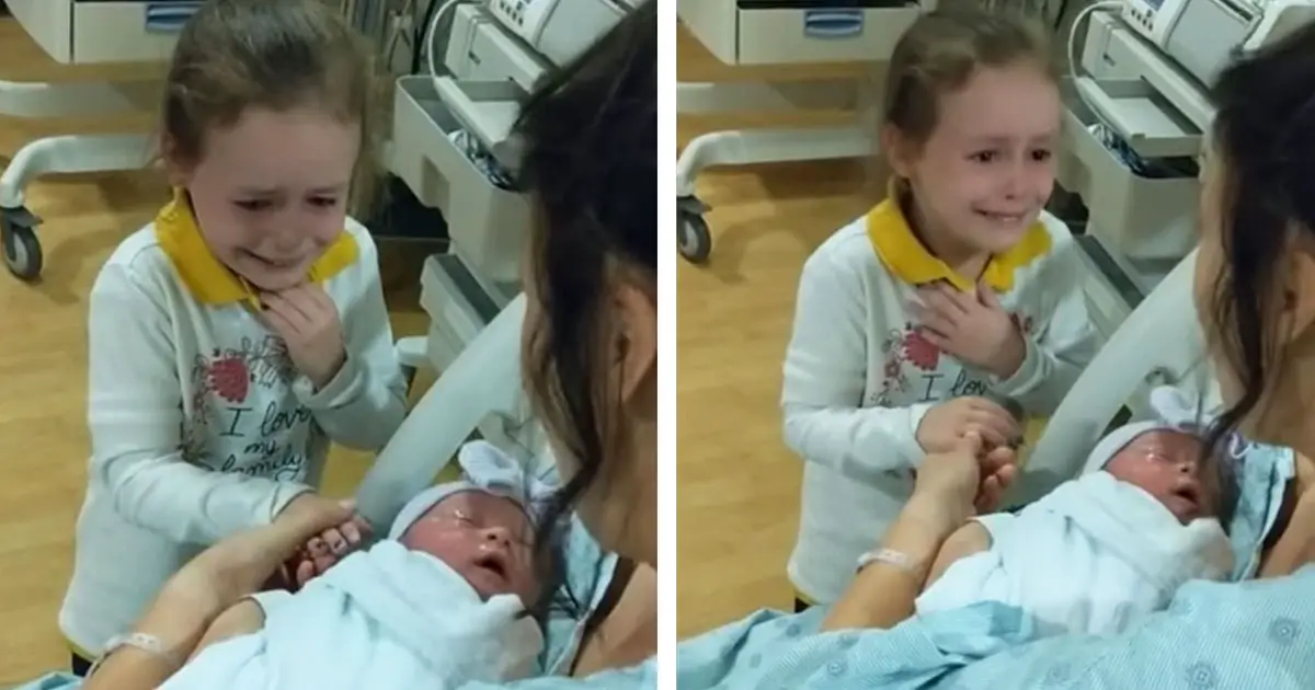 6-yr-old meets baby sister