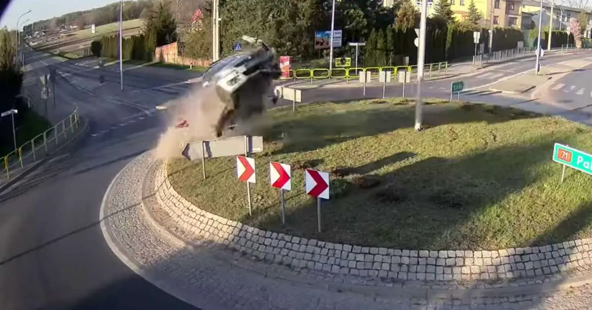 roundabout collision