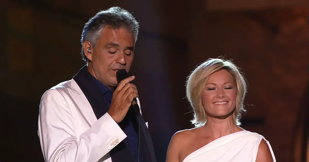 andrea-bocelli-sings