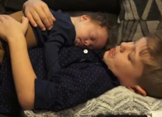 big bro sings to sibling