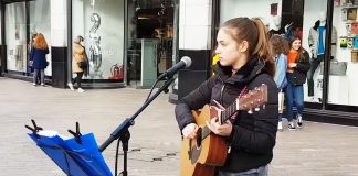 girl-covers-hallelujah