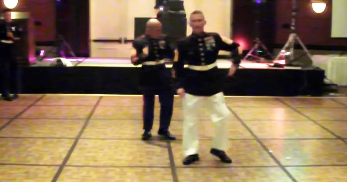 marines-dancing