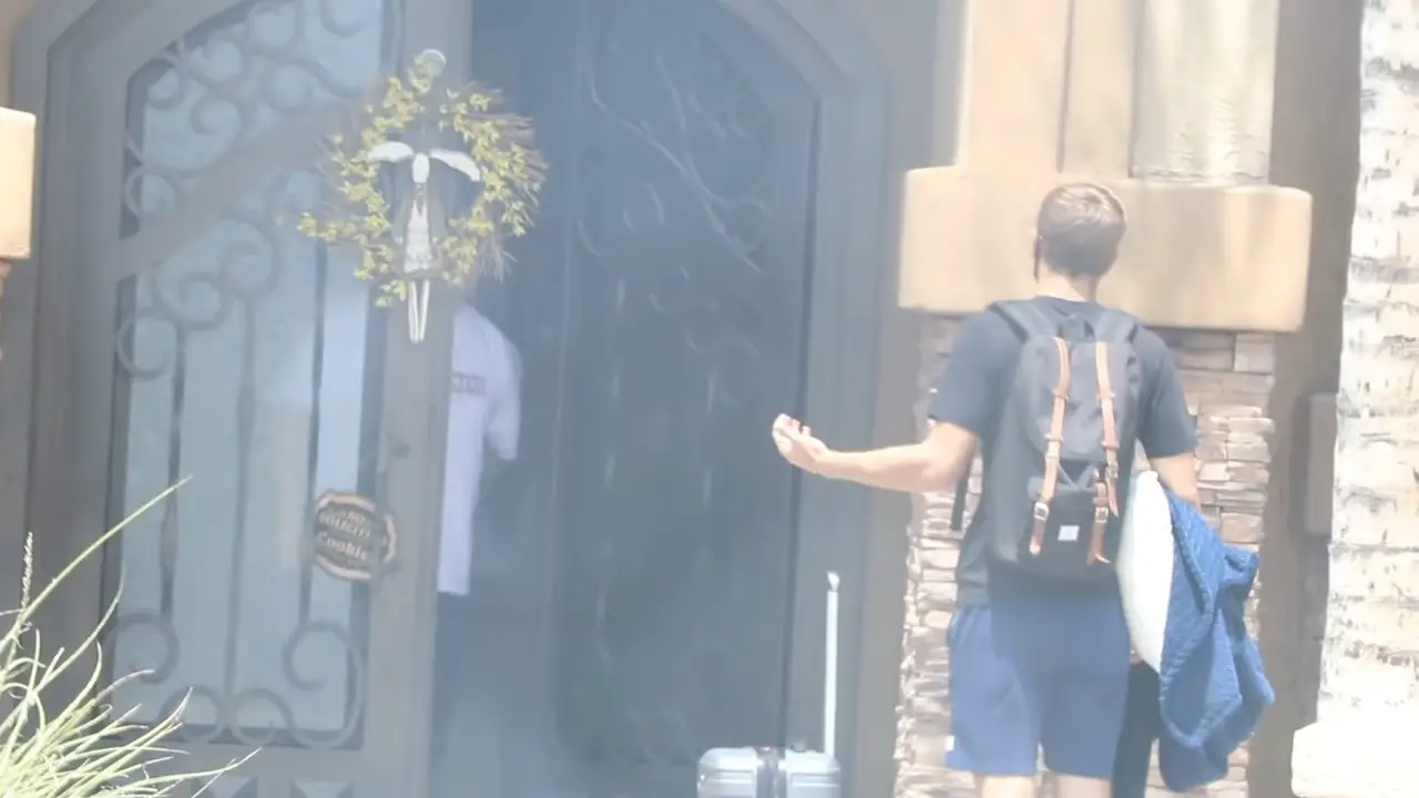 Knocking on Rich People’s Doors, Then Asking to Live With Them 2-50 screenshot