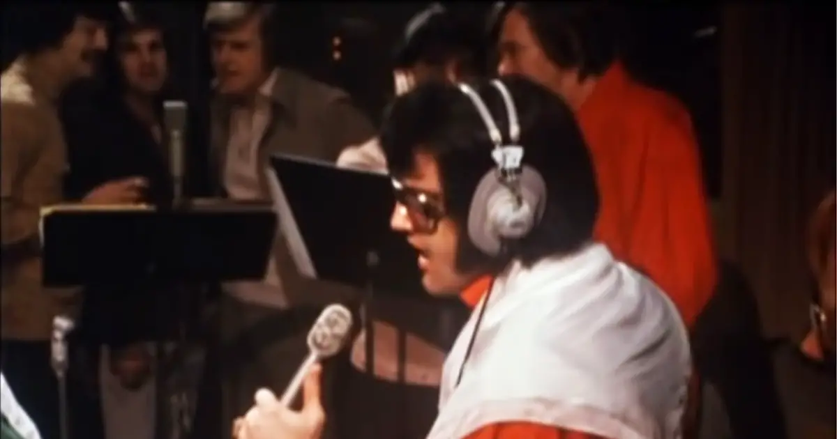 elvis-singing-love-song-footage