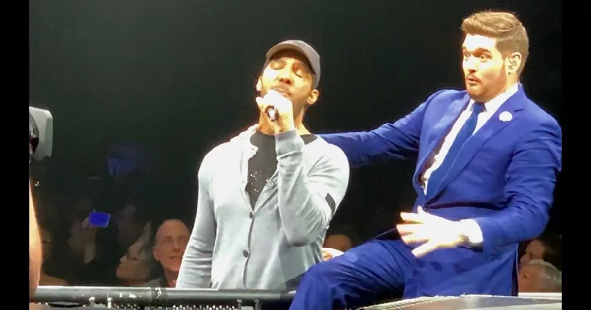 Michael BublÃ© Blown Away by Fan Singing at Concert - I've Got Goosebumps