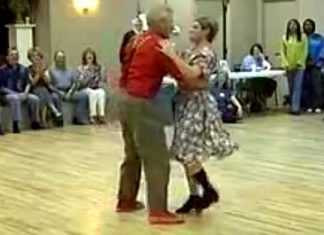 old-couple-dance