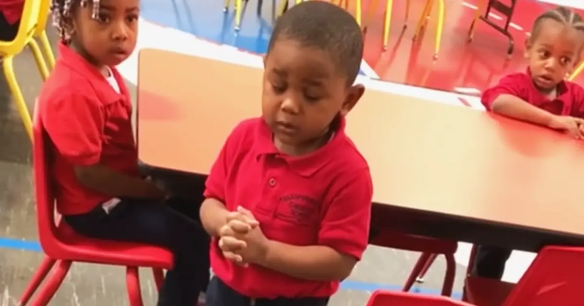 3-yo-kid-praying-viral