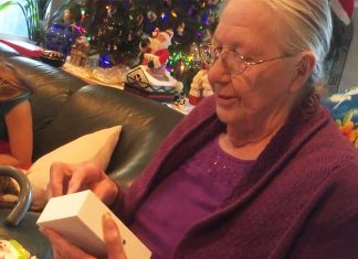 grandma-got-christmas-gift