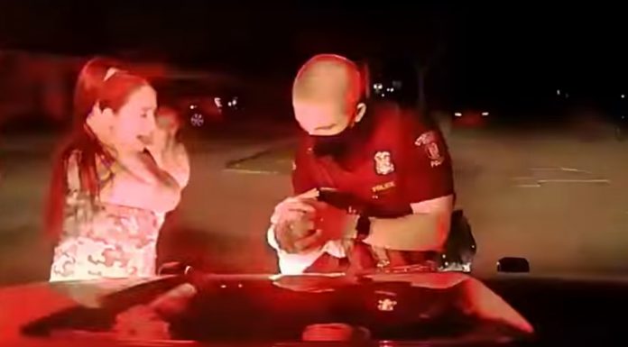 police-saves-choking-baby