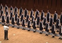 39-kid-singers-stage-performance