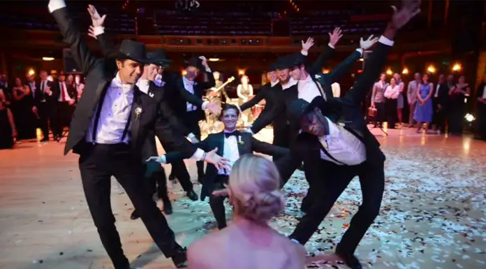groomsman-dance-wedding