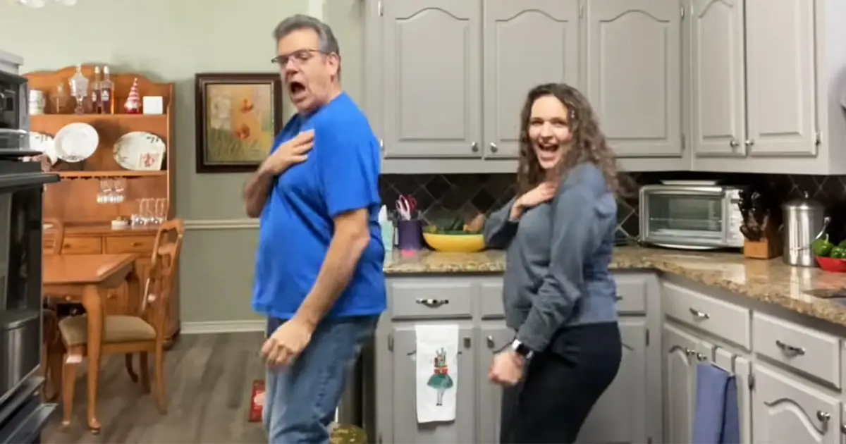 father-daughter-duo-dance-routine