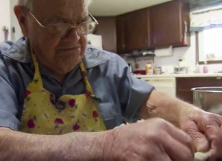 eldelry-guy-in-kitchen