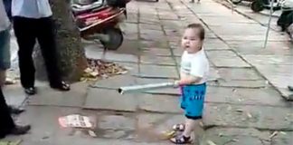 toddler-defends-grandma