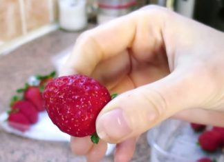 keeping-strawberries-fresh-trick