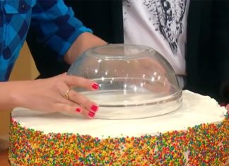 unusual-way-of-cutting-cake