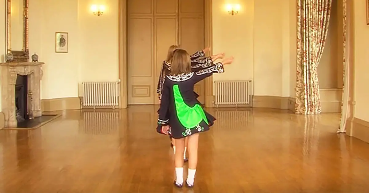 young-girls-irish-dance-routine