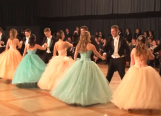 prom-couple-performance