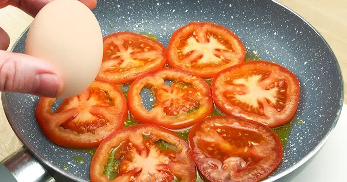 sliced-tomatoes-for-breakfast