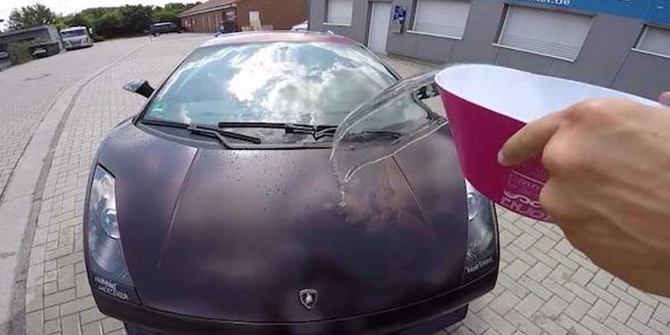 Lamborgini changes color