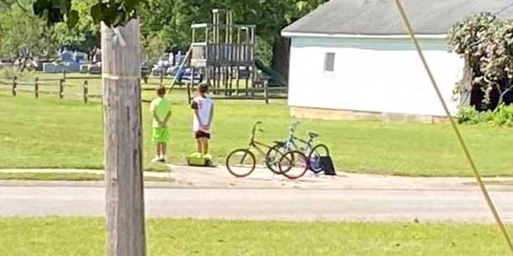 kids-pay-respect-to-vets