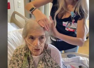 elderly-patient-nurse-hair-transformation