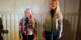sisters-singing