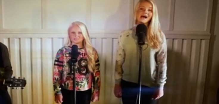 sisters-singing