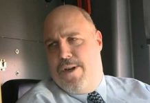 Bus driver kindly helps woman