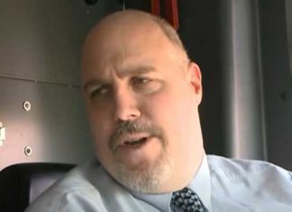 Bus driver kindly helps woman