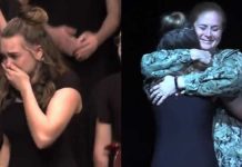 Soldier-Surprises-Daughter-At-Christmas-Concert