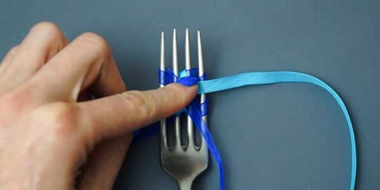 bow-with-fork