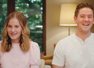 Father-daughter duo emotionally singing