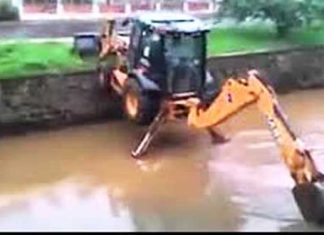 Backhoe Operator amazing move