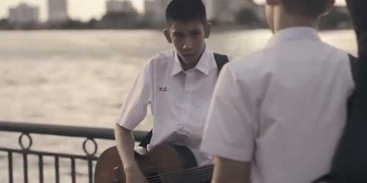 bullied-teen-plays-guitar