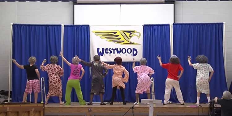 granny-dance-talent-show