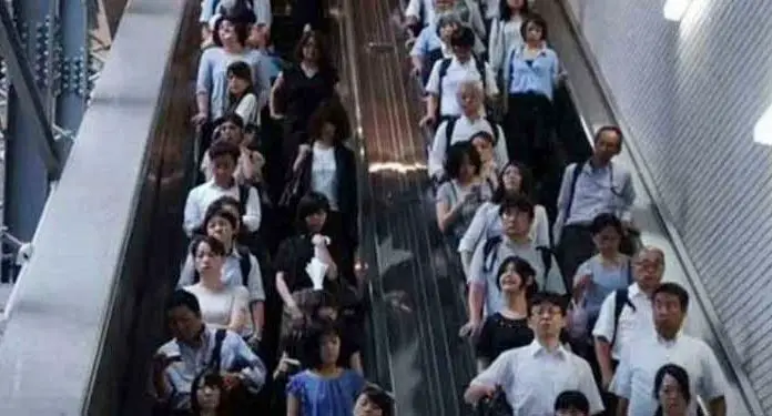 japan-escalator