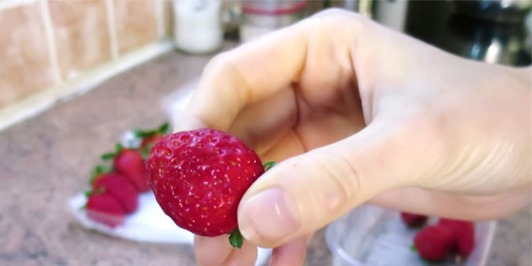 strawberries-fresh-for-weeks