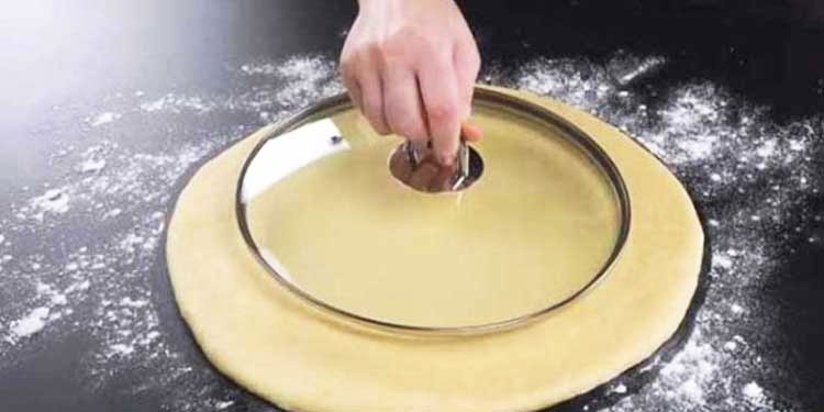 pot-lid-onto-your-dough