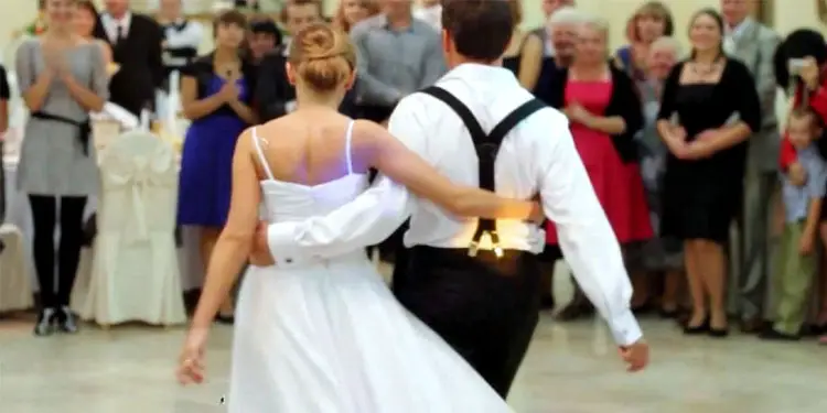 wedding-couple-swing-dance