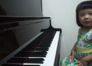 Amazing-3-year-old-baby-girl-plays-Grade