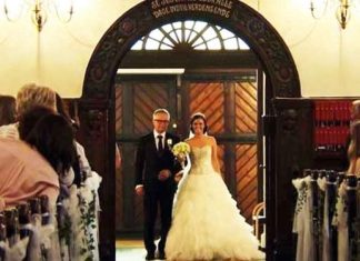 bride-suprises-dad-aisle