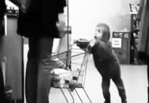 rude-kid-at-supermarket