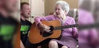 sings-with-93-year-old-mom