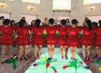 women-in-red-dresses