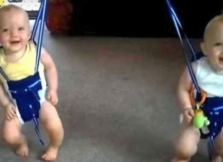 twins-rocking-song